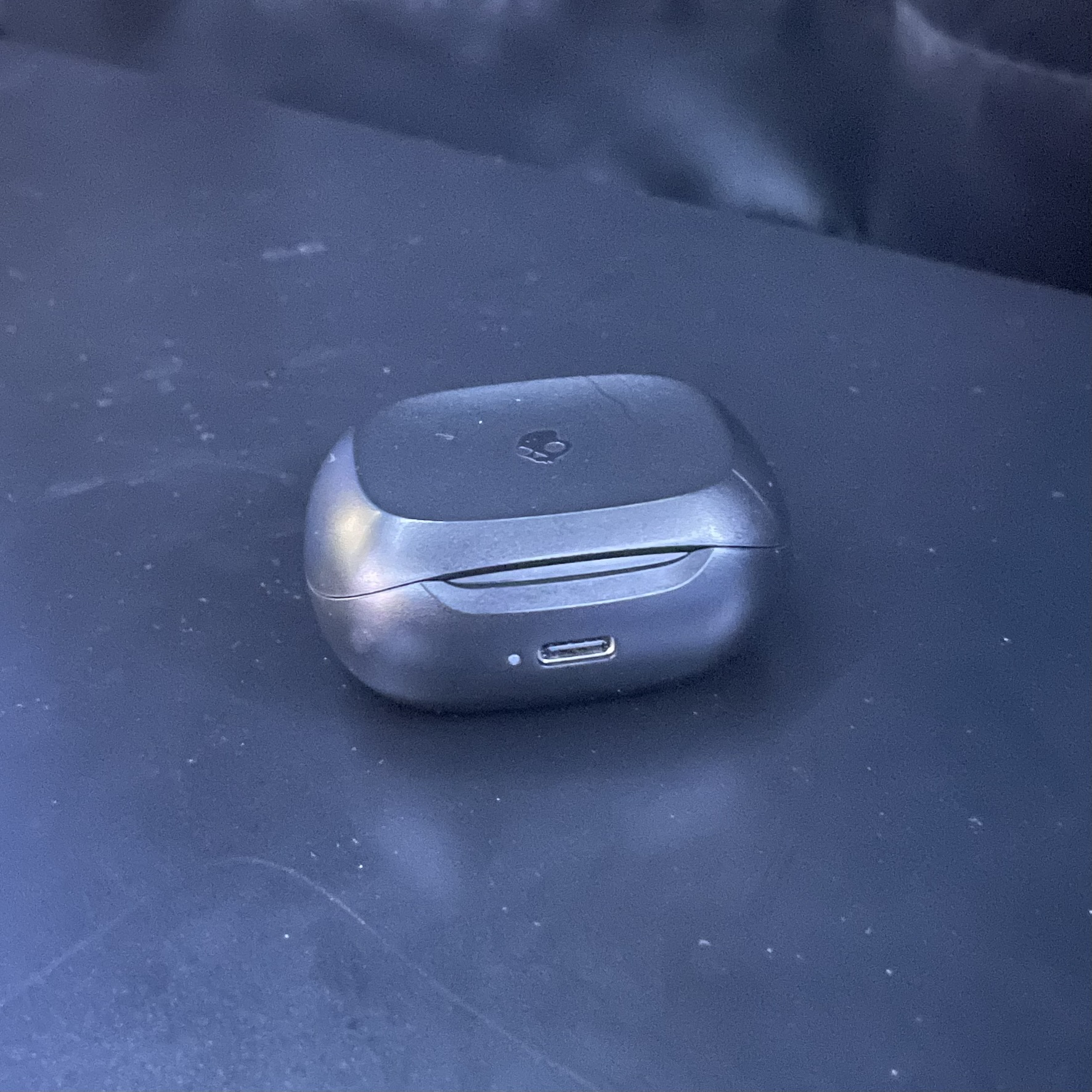 This is an earbuds case and the sound of it being shut